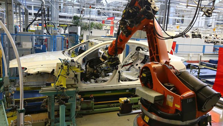 Robot công nghiệp là gì?