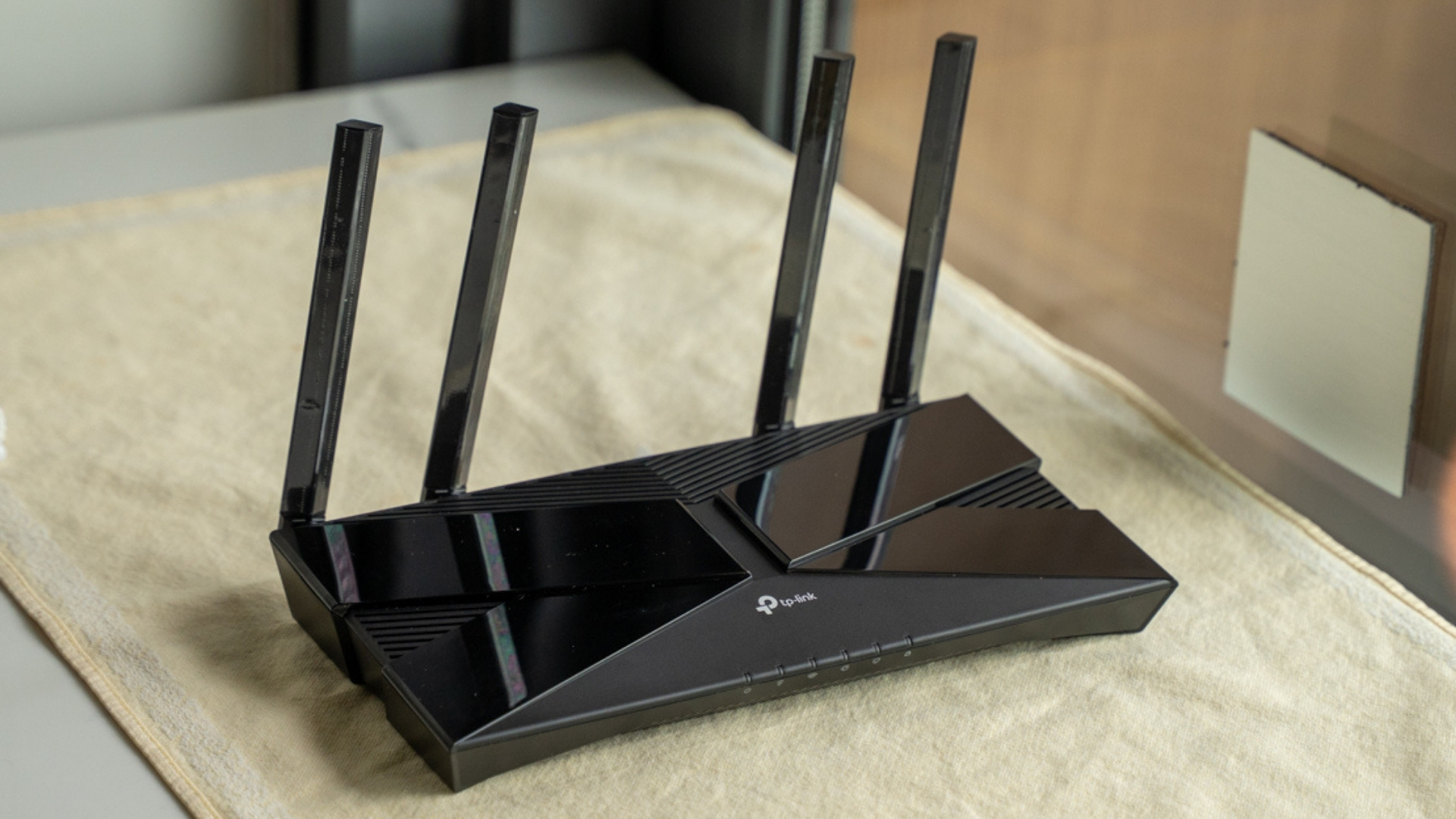 Ủy thác nhập khẩu bộ phát WiFi là gì?